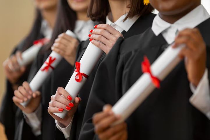 Recurso por denegación de homologación de título extranjero. Procurador para recurso contencioso-administrativo